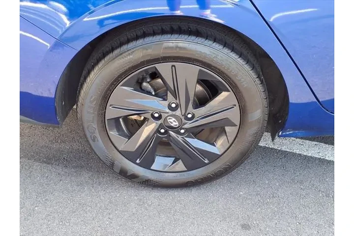 $17799 : Hyundai ELANTRA 2023 SEL 4dr image 7