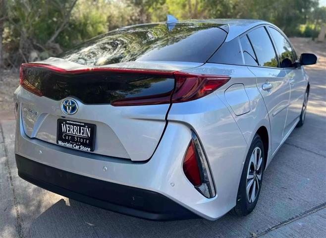 2019 TOYOTA PRIUS PRIME image 6