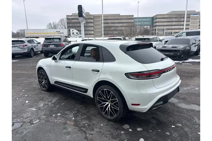 $39985 : Porsche Macan 2023 AWD T 4dr image 5