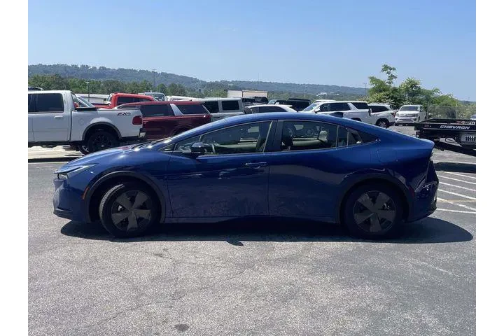 $25790 : Toyota Prius 2024 LE 4dr Hat image 7