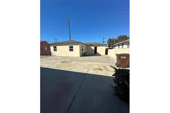 $2000 : CASA⛽️Huntington Park, CA image 2