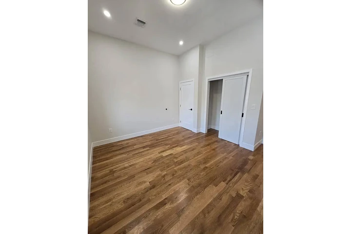$1000 : Se renta apartamento amplio. image 6