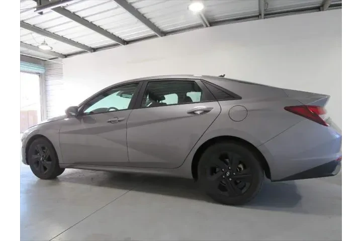 $17997 : Hyundai ELANTRA 2023 SEL 4dr image 8