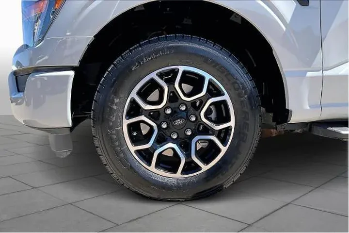 $32358 : Ford F-150 2023 4x2 XL 4dr S image 10