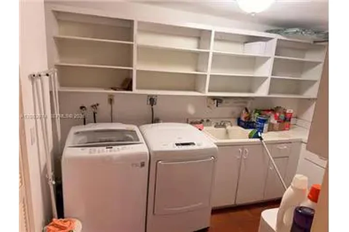 $11000 : Rental property with 4 bedro image 10