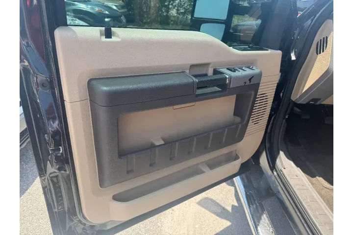 $27797 : 2014 F-250 Super Duty Lariat image 9