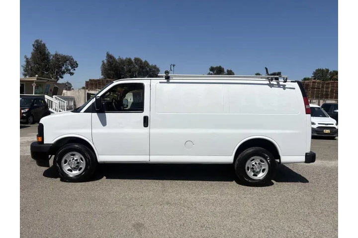 2017 Express 2500 image 5
