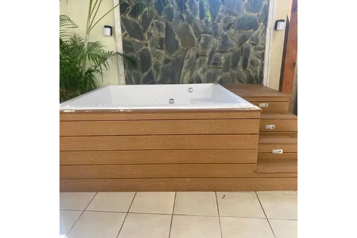 California 777 Pool Fiberglass image 5