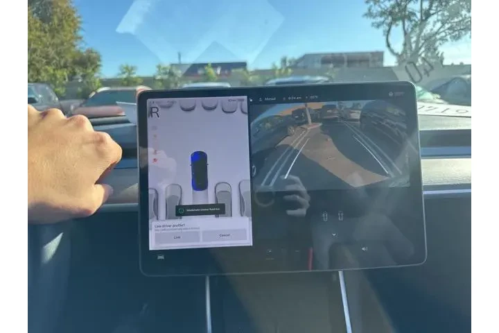 $26900 : Tesla Model Y 2021 AWD Long image 8