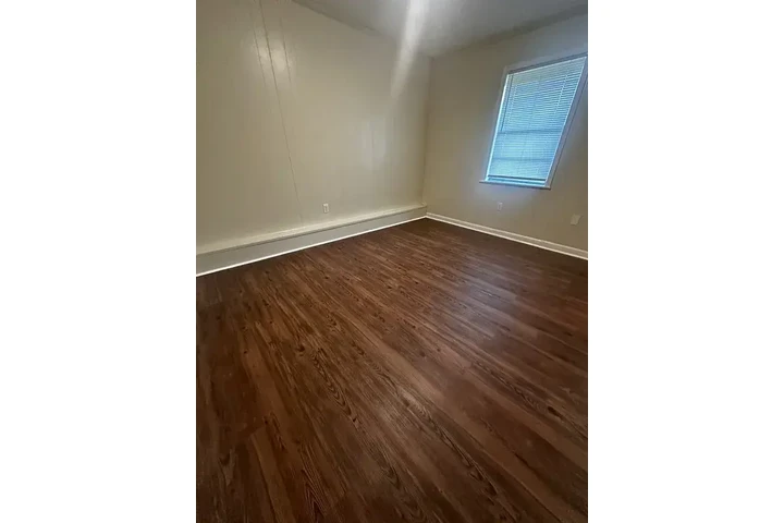 $1100 : Cozy 2-Bedroom and 1-Bathroom image 5
