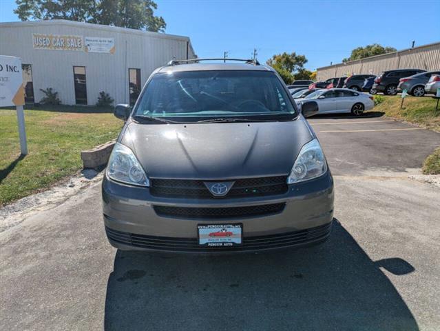 $6990 : 2005 Sienna CE 8 Passenger image 9