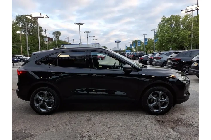 $29839 : Ford Escape 2025 AWD ST-Line image 2