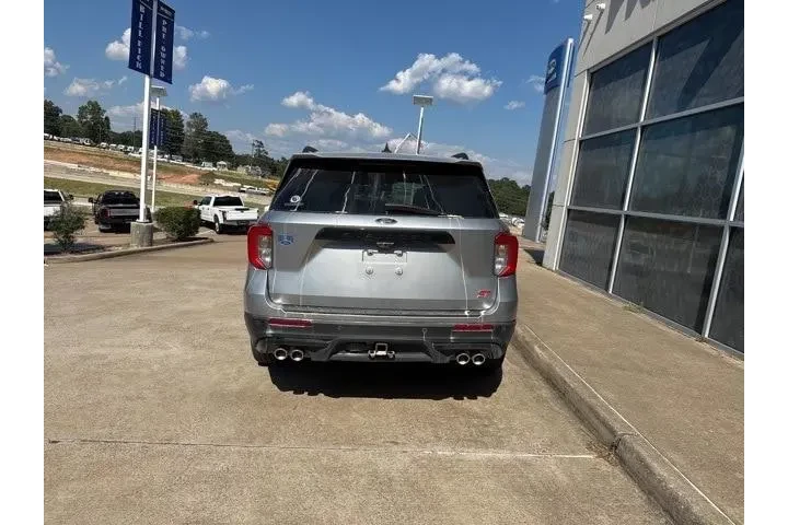 $29488 : Ford Explorer 2021 AWD ST 4d image 6