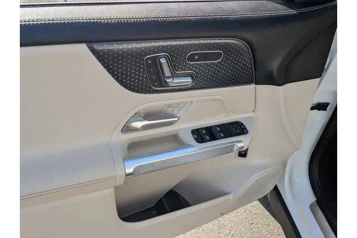 $36980 : Mercedes-Benz GLB 2025 GLB 2 image 8