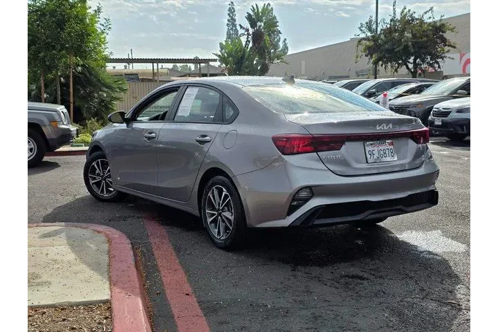 $16499 : Kia Forte 2023 LXS 4dr Sedan image 5