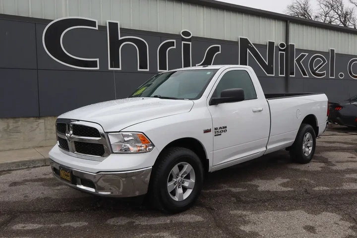 $26988 : 2020 1500 Classic SLT 4x4 Reg image 1