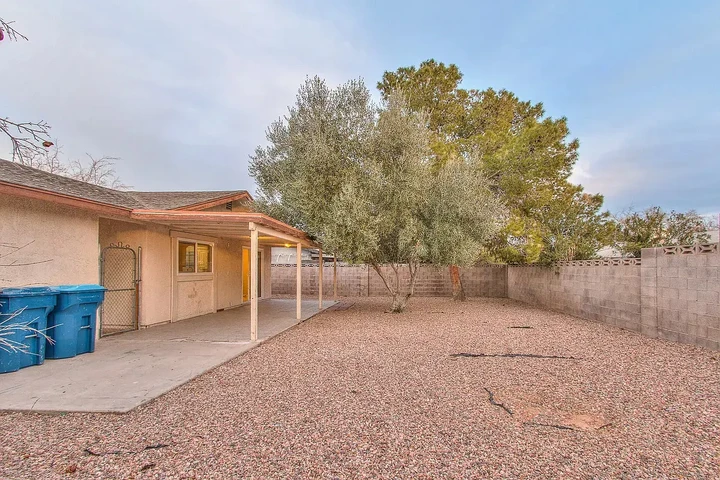 $800 : Home...Las Vegas, NV image 8