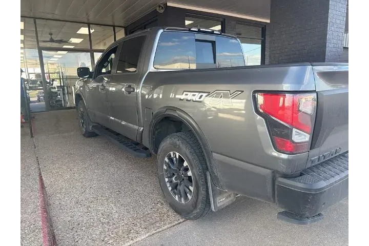 $39239 : Nissan Titan 2024 4x4 PRO-4X image 2