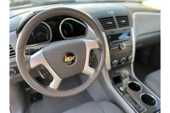 $5995 : 2011 Traverse LT image 10