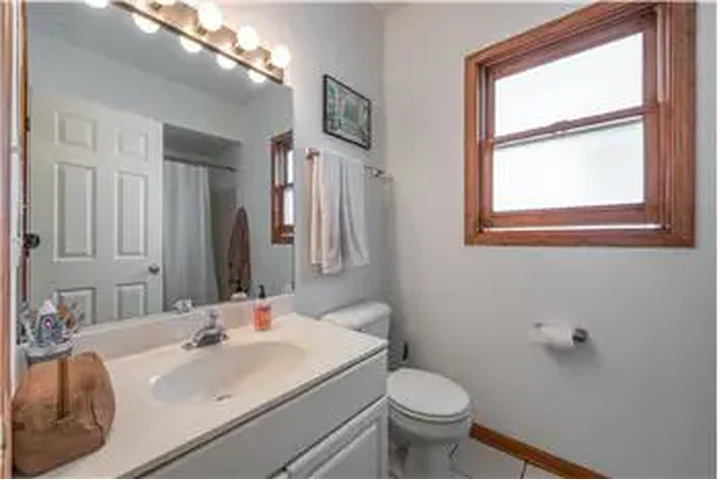 $3400 : Rental property with 3 bedro image 10