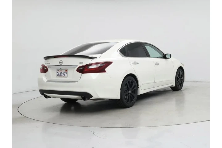 $12998 : Nissan Altima 2017 2.5 SR 4d image 8