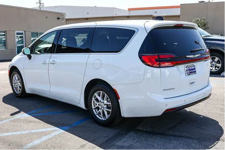 $23998 : Chrysler Pacifica 2023 Touri image 4