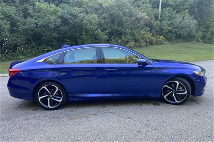 $4800 : 2018 Honda Accord 2.0T Sport image 2