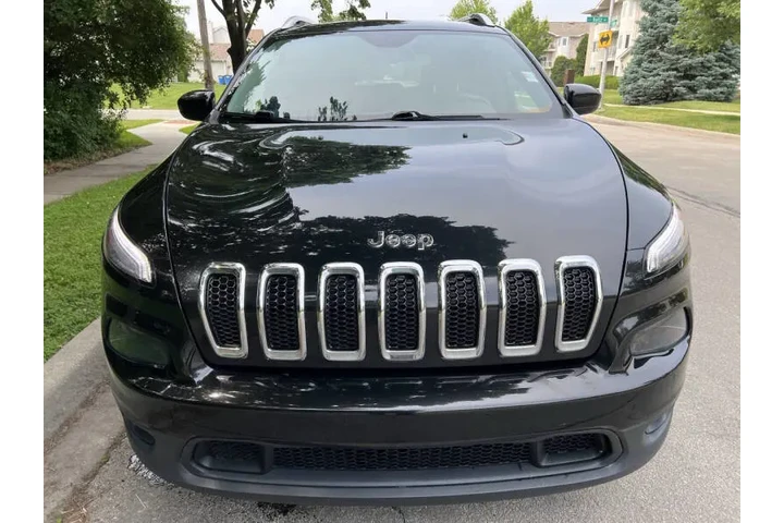 $6997 : 2015 Cherokee Latitude image 3