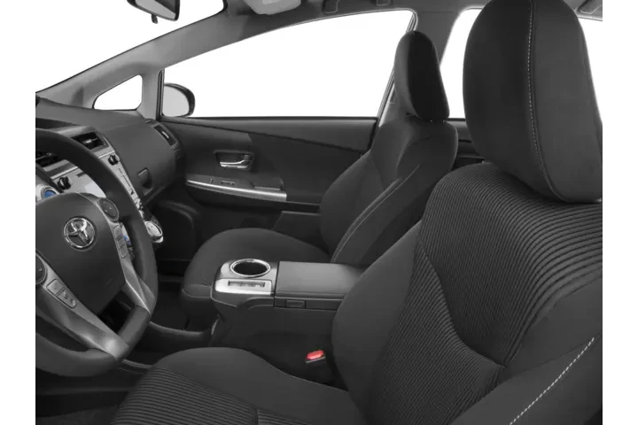 $14296 : 2016 Prius v Three image 6