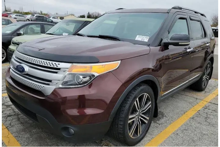 2012 Explorer XLT image 1