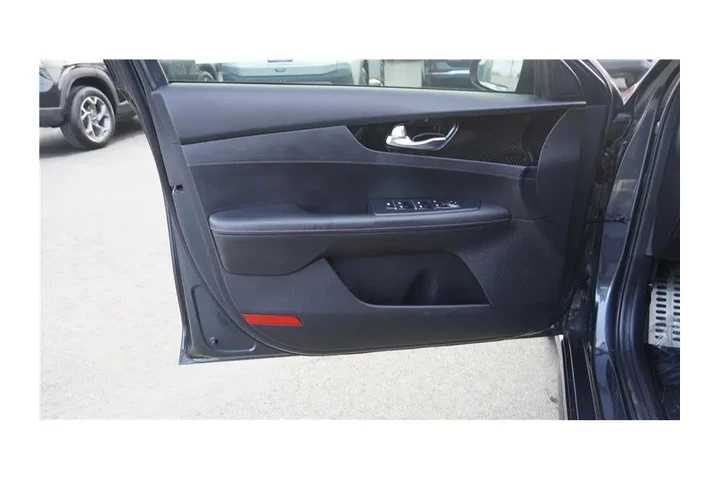 $15984 : 2021 Forte GT image 10