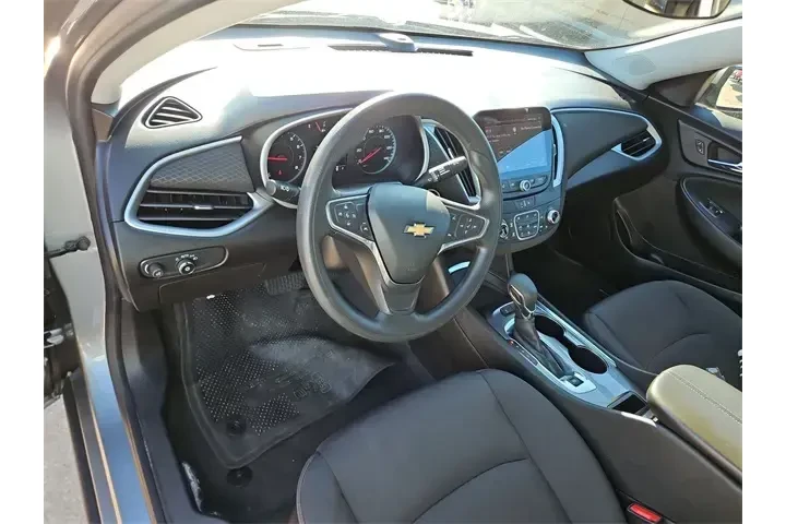 $17987 : Chevrolet Malibu 2024 LT 4dr image 10