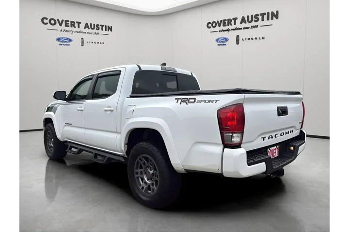 $25021 : Toyota Tacoma 2017 4x2 TRD O image 3