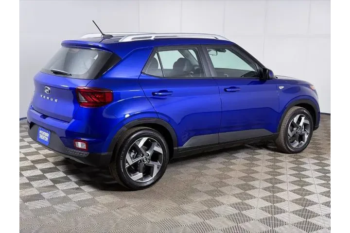 $19790 : Hyundai VENUE 2025 Limited 4 image 9