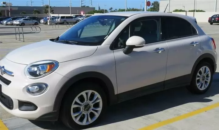 $5500 : 2016 Fiat 500x Easy image 1