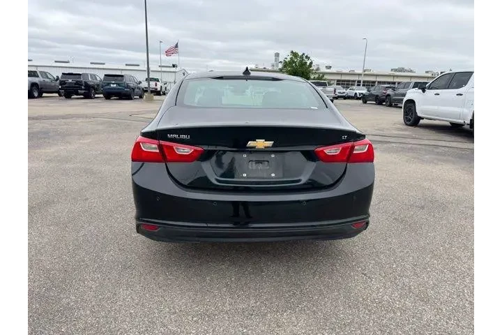 $16982 : Chevrolet Malibu 2018 LT 4dr image 6