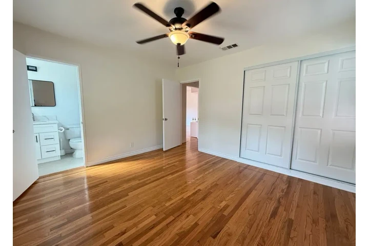 $2475 : 3Bed/2Bath Home in West Adams image 7