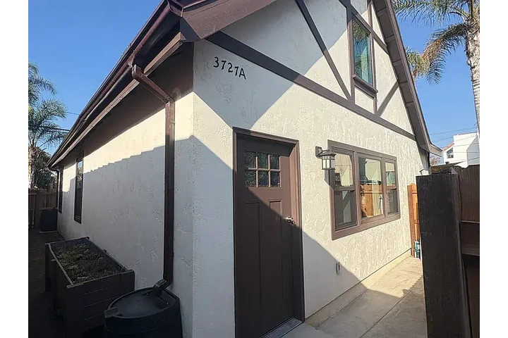 $800 : Great natural light Welcoming! image 1