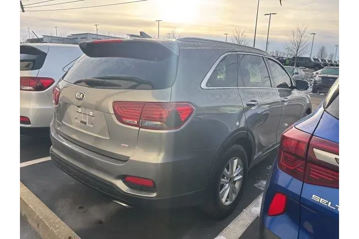 $15564 : Kia Sorento 2019 AWD LX 4dr image 4
