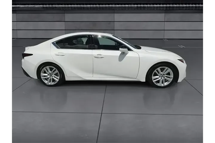 $39488 : Lexus IS 300 2024 4dr Sedan image 9