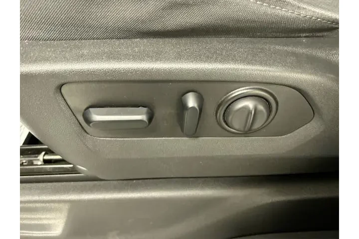 $30126 : GMC Sierra 1500 2020 4x4 SLE image 10