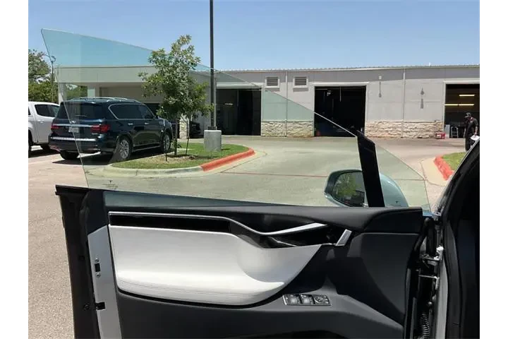 $27000 : Tesla Model X 2017 AWD 75D 4 image 6