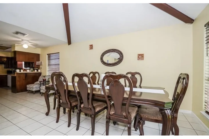 $1700 : Rent image 3