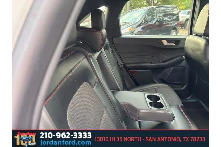 $23265 : Ford Escape 2023 ST-Line 4dr image 10