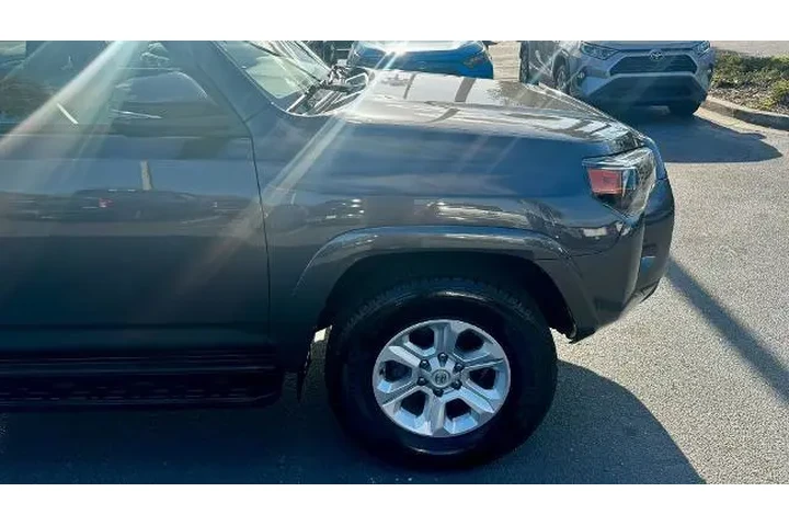 $37138 : Toyota 4Runner 2022 4x4 SR5 image 4
