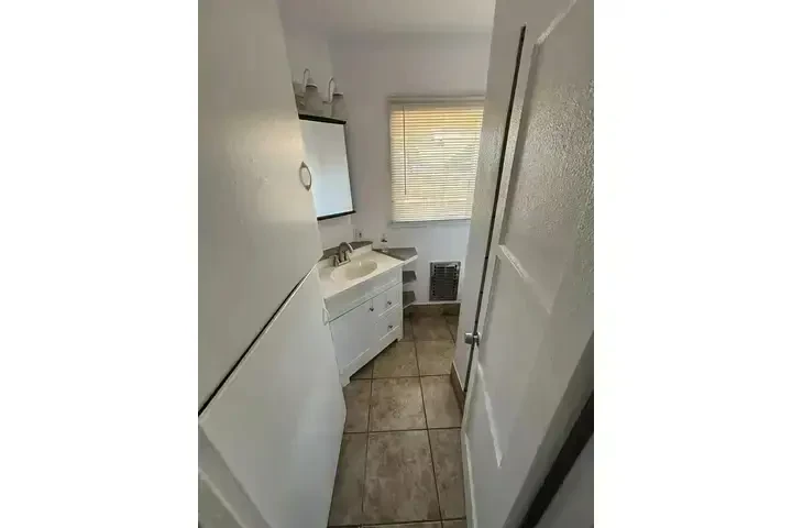 $3100 : RENTO CASA DE ENFRENTE📍 image 4