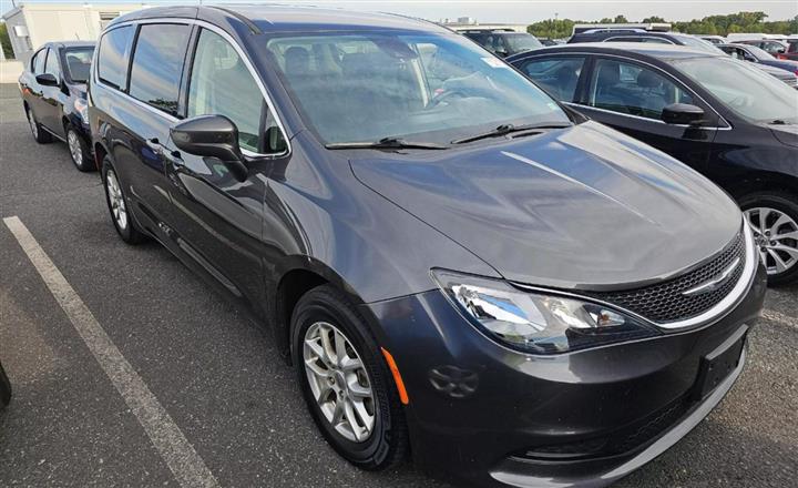 $18000 : 2021 CHRYSLER VOYAGER image 10