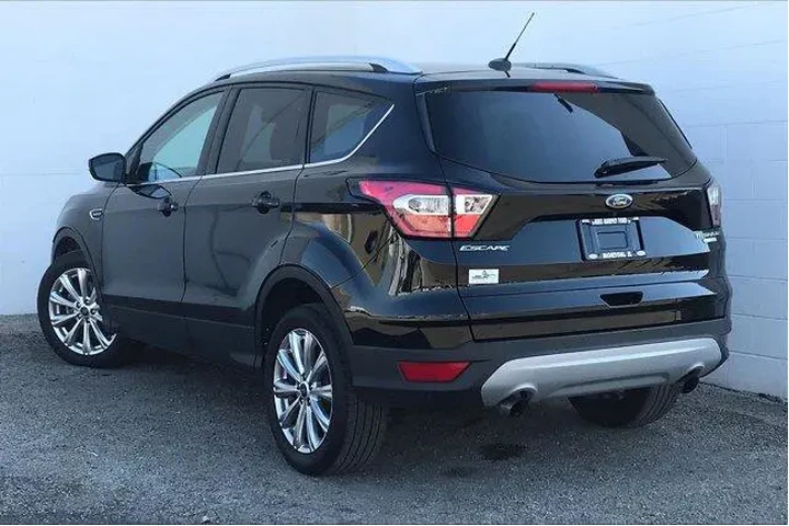 $11995 : Ford Escape 2017 Titanium 4d image 9