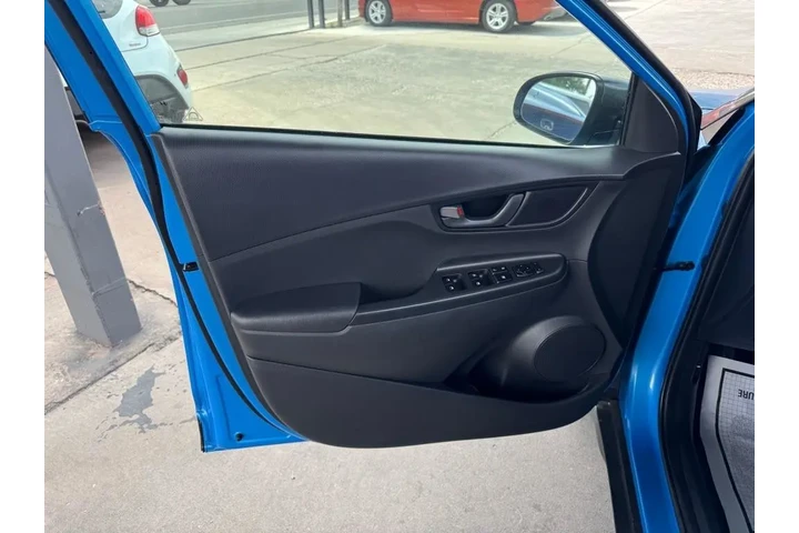 2020 Kona SEL image 10