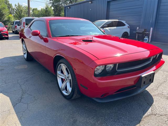 $13369 : 2014 Challenger SXT, BEAUTIFU image 5